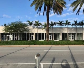 North Ponce Retail Plaza for Lease in Coral Gables